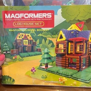 MAGFORMERS Log Cabin Building Set - Multicolor